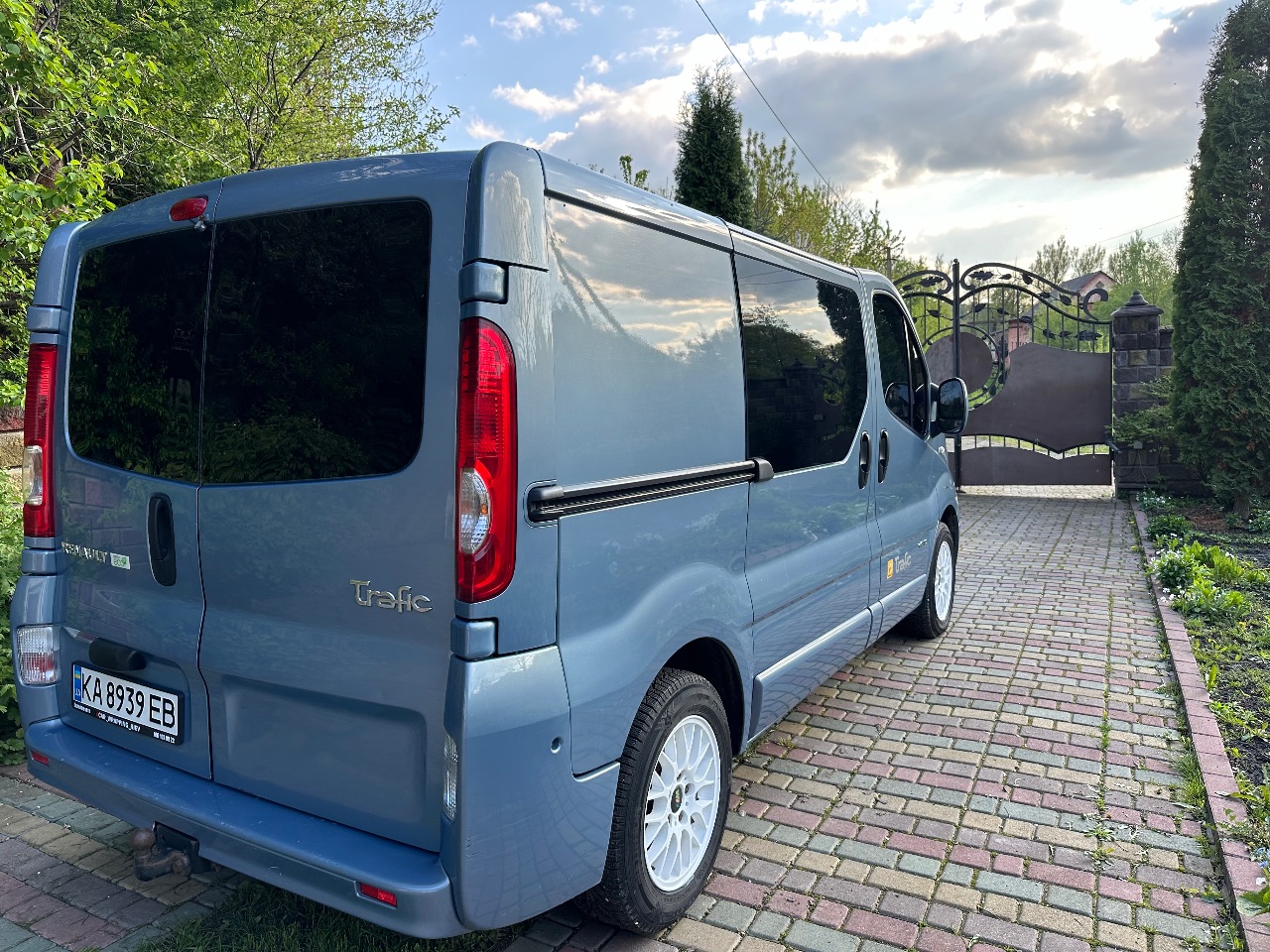 Renault Trafic - фото 19
