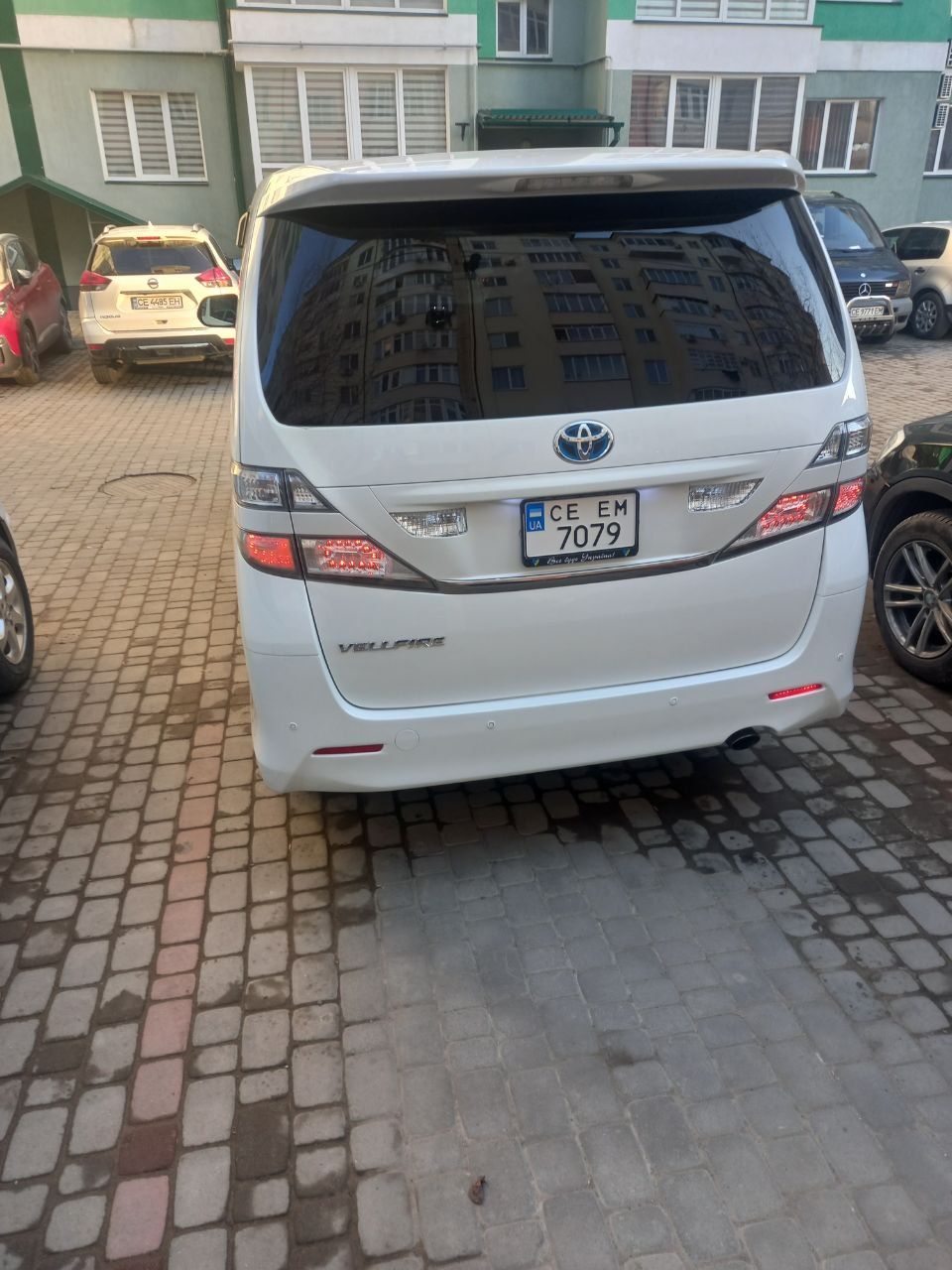 Toyota Vellfire - фото 7