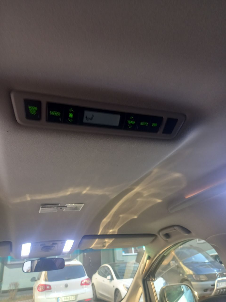 Toyota Vellfire - фото 11