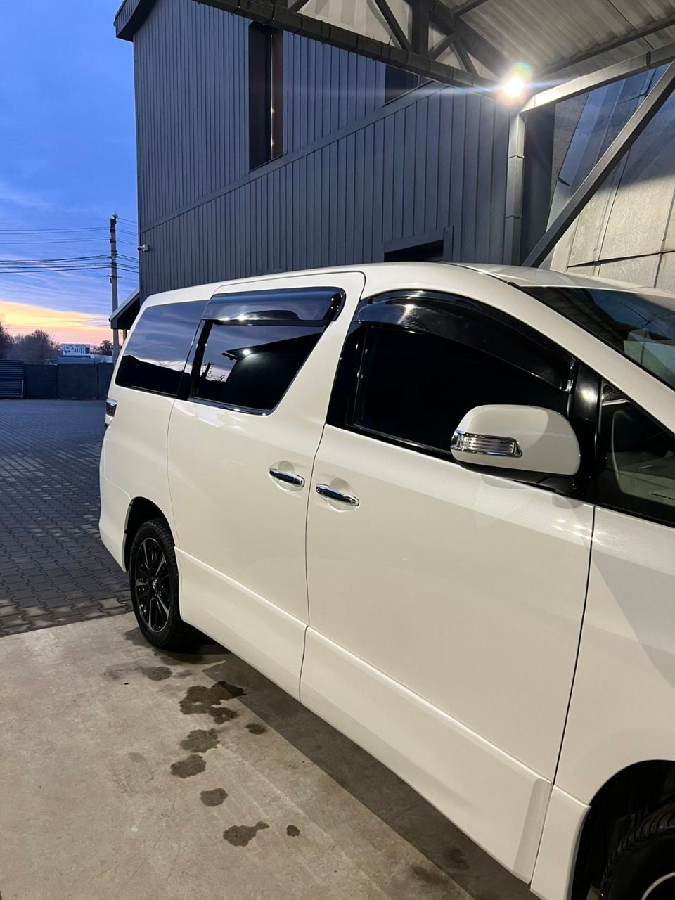 Toyota Vellfire - фото 13