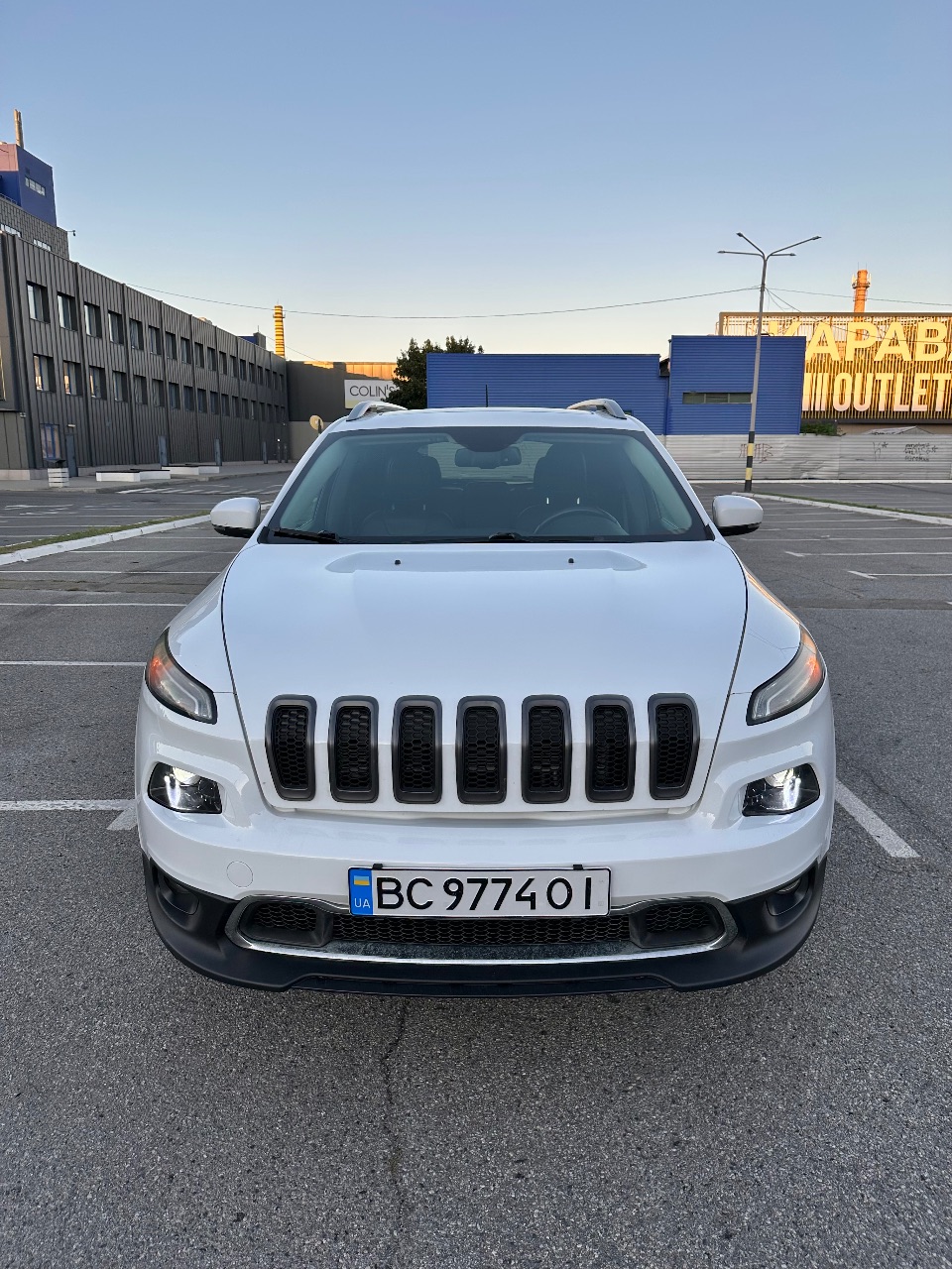 Jeep Cherokee - фото 8