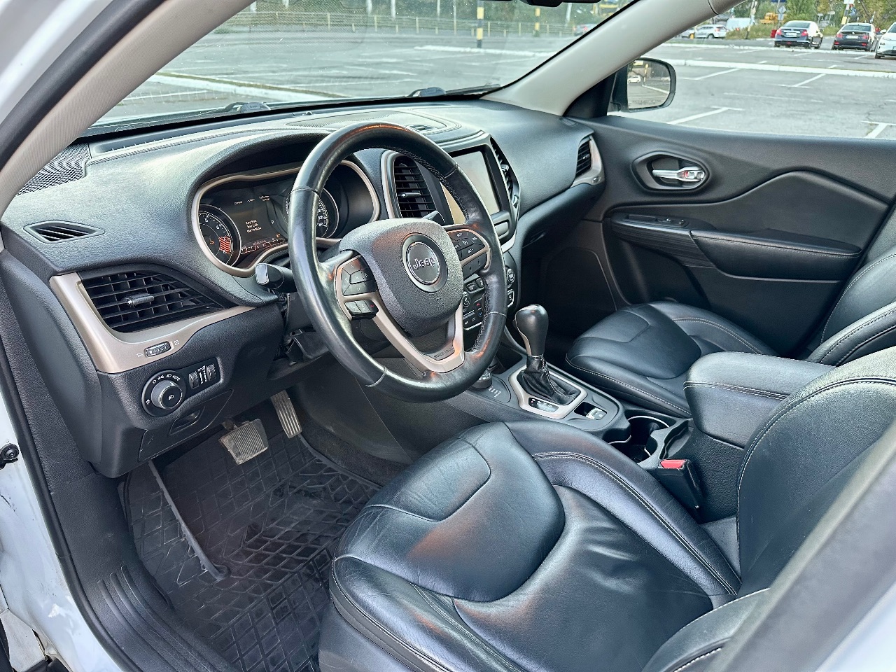 Jeep Cherokee - фото 9