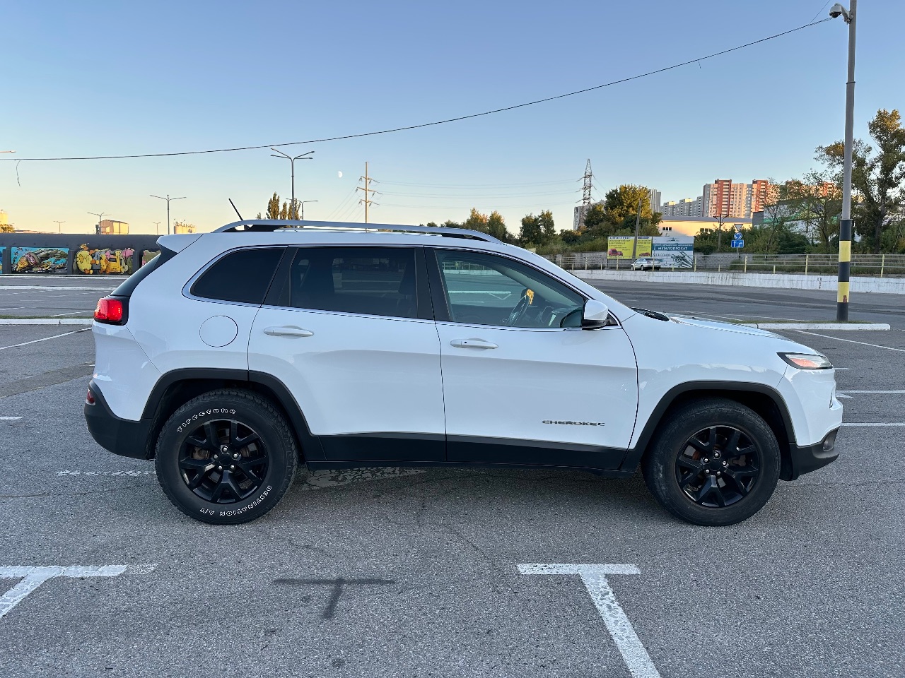 Jeep Cherokee - фото 6