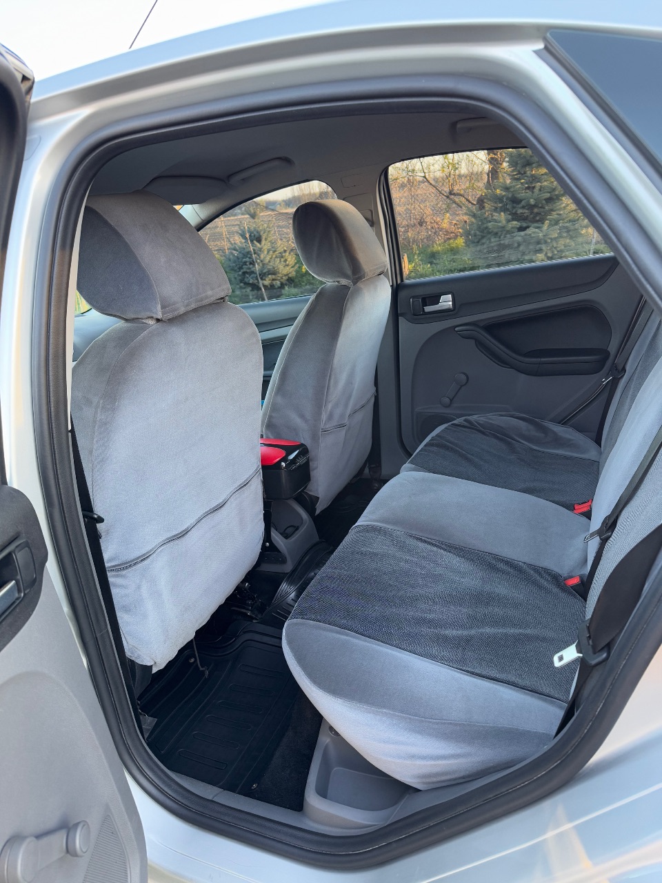 Ford Focus - фото 7