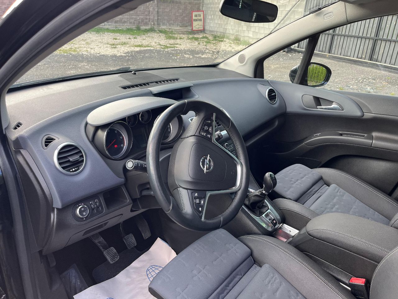 Opel Meriva - фото 12