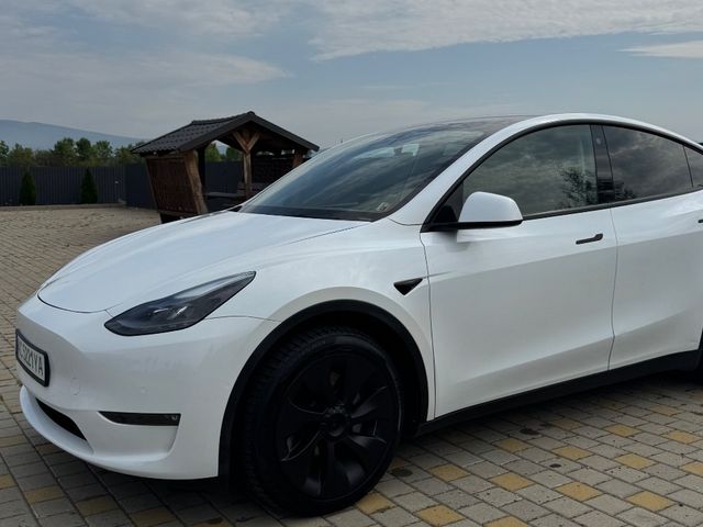 Tesla Model Y - фото 4