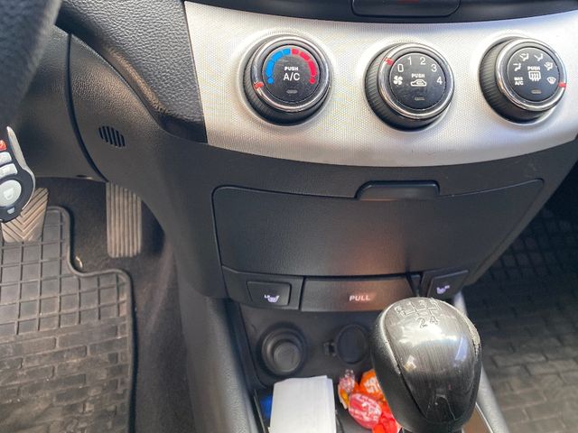 Hyundai Elantra - фото 5