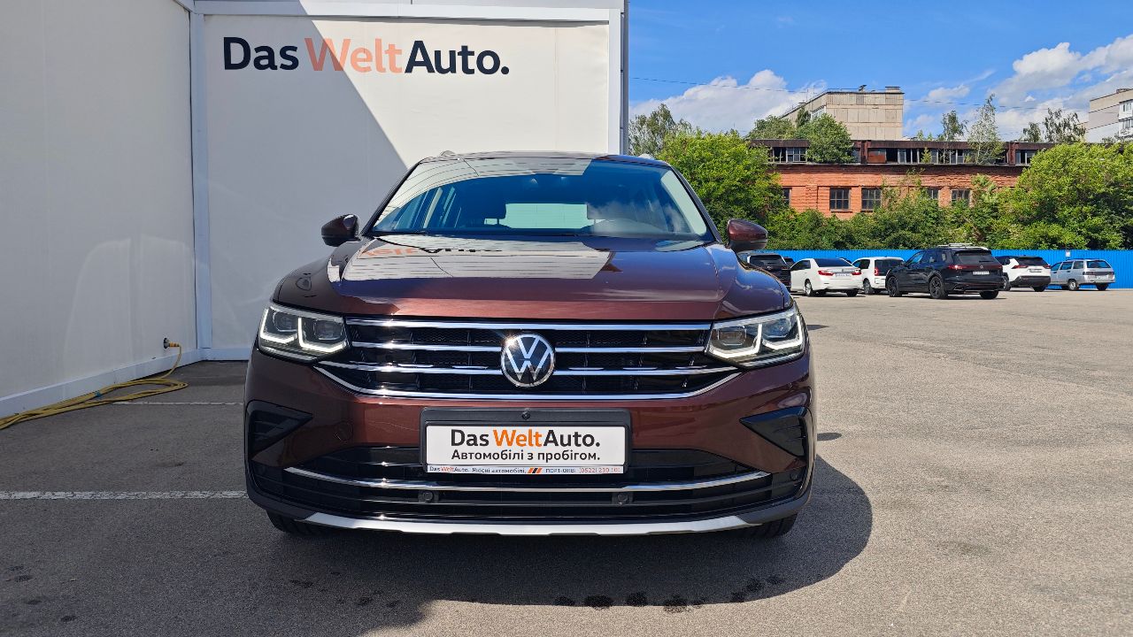 Volkswagen Tiguan - фото 8