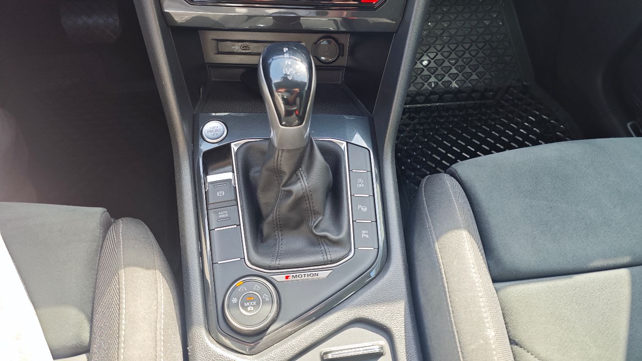 Volkswagen Tiguan - фото 16