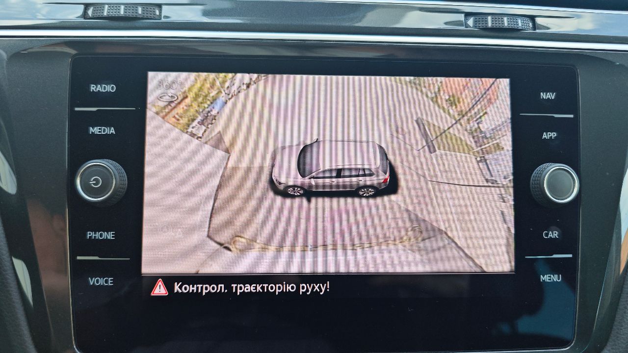 Volkswagen Tiguan - фото 14