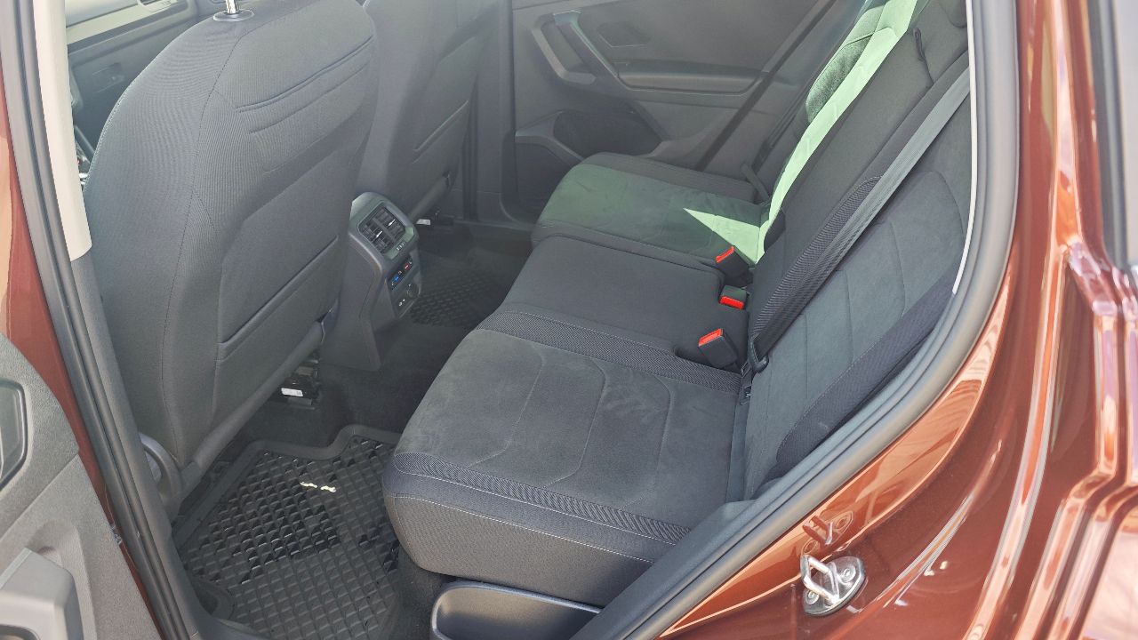 Volkswagen Tiguan - фото 11