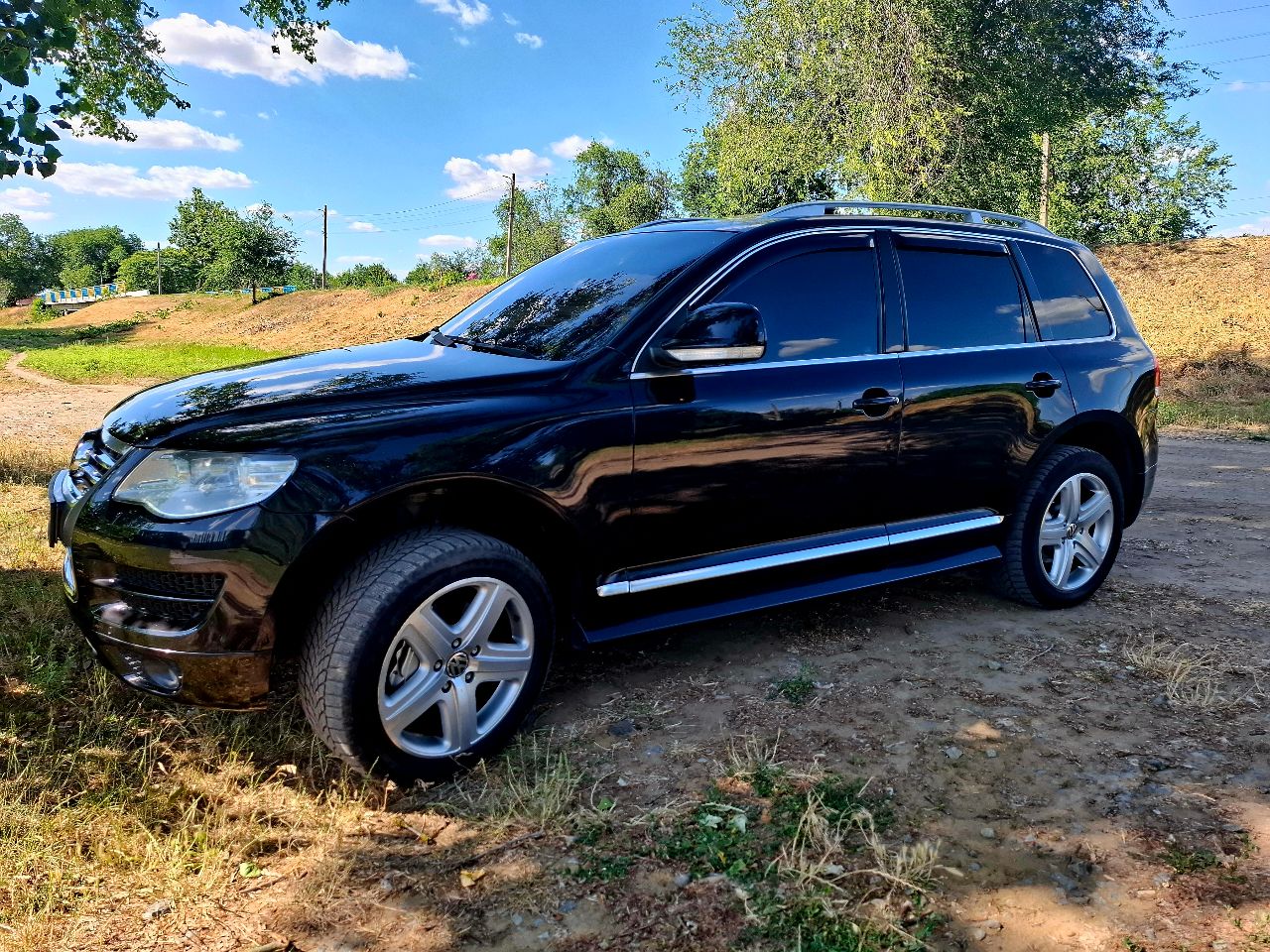 Volkswagen Touareg - фото 1