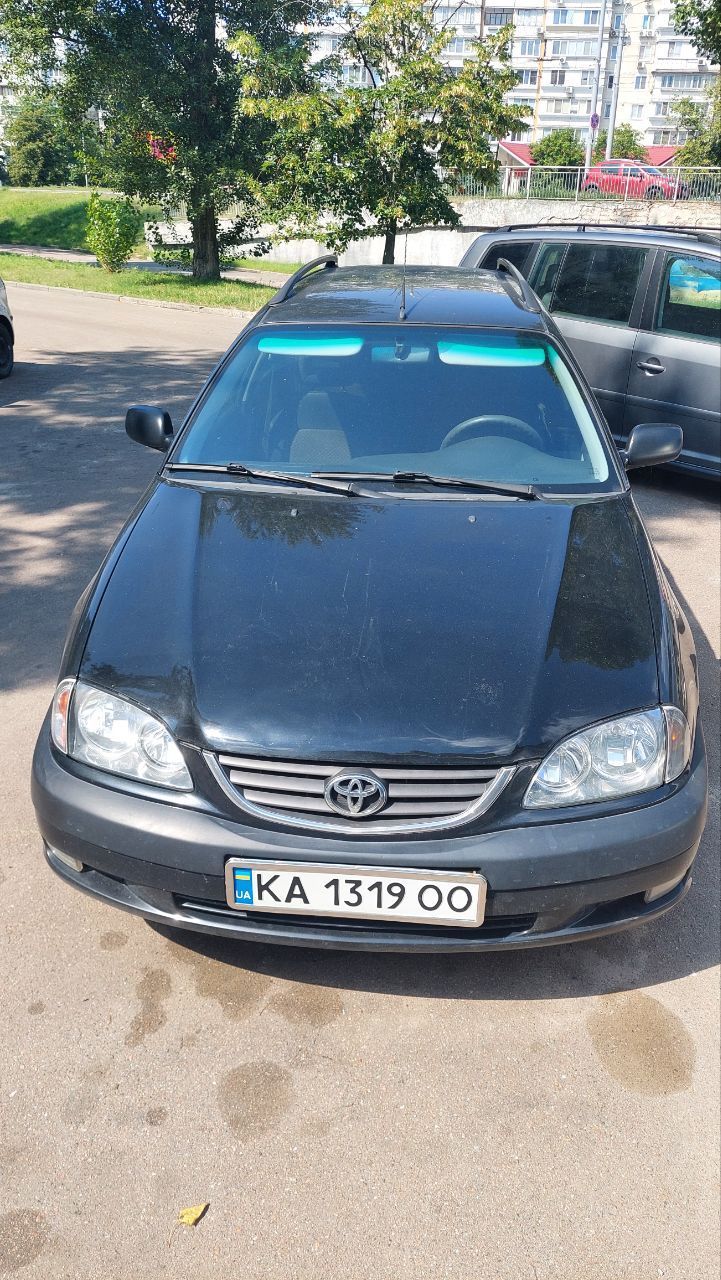 Toyota Avensis - фото 1
