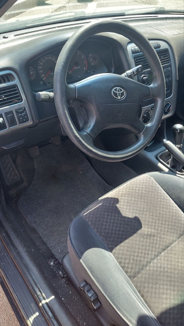 Toyota Avensis - фото 5
