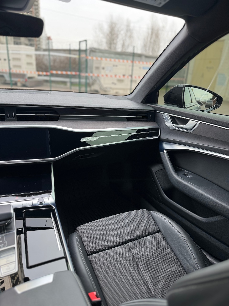 Audi A6 - фото 10