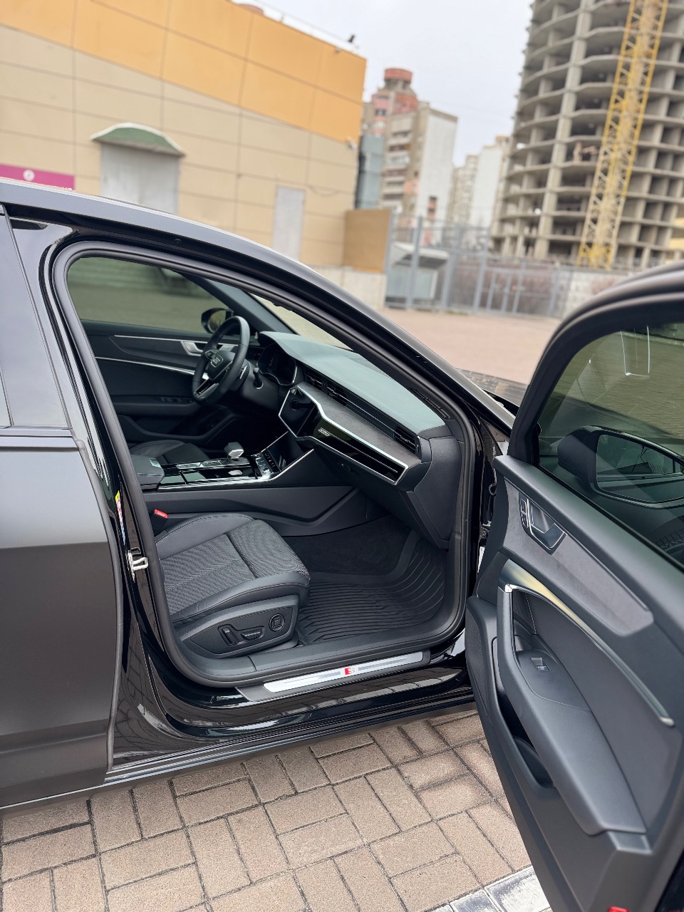 Audi A6 - фото 5