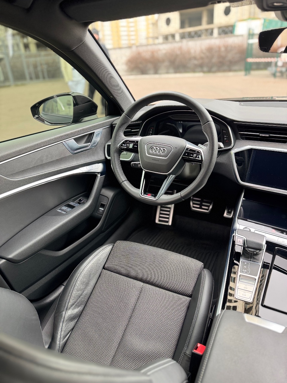 Audi A6 - фото 6