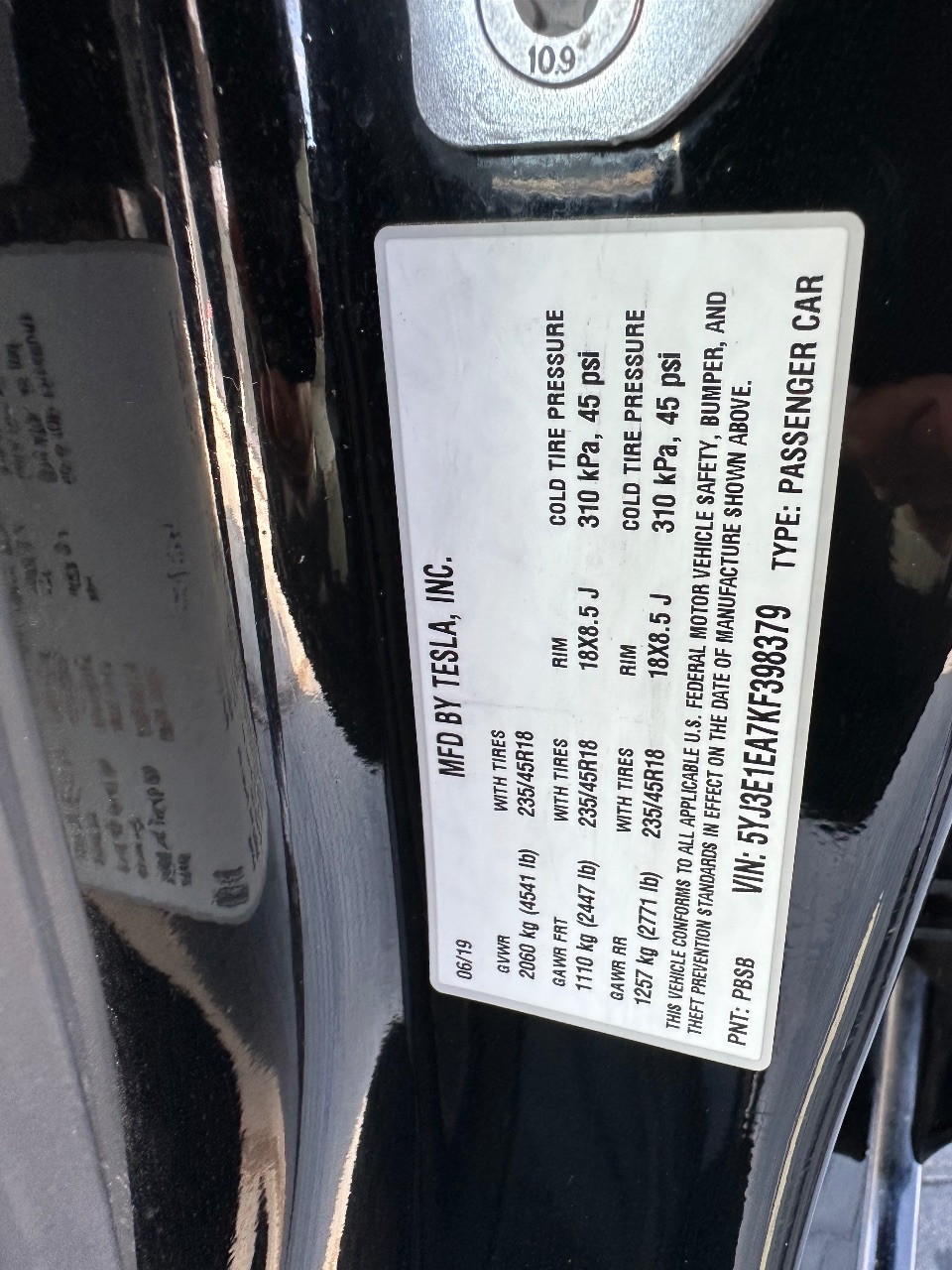 Tesla Model 3 - фото 11