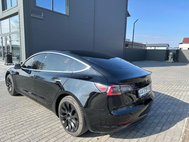 Tesla Model 3 - фото 2