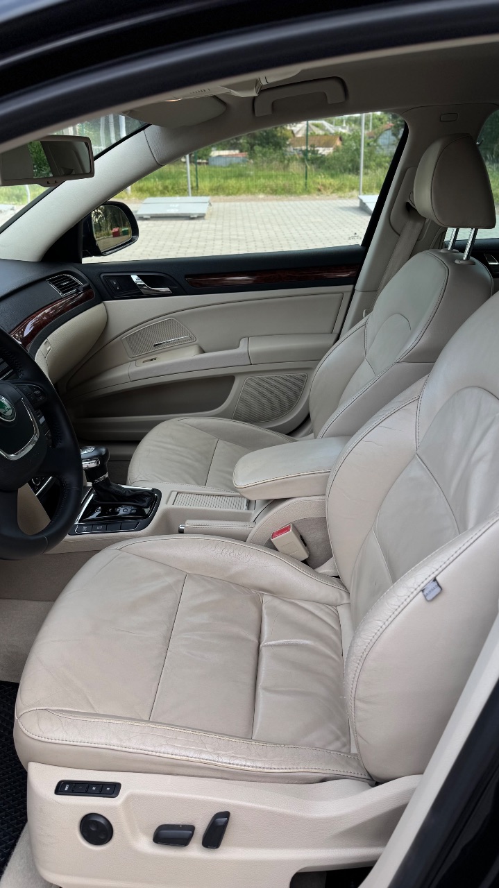 Skoda Superb - фото 10