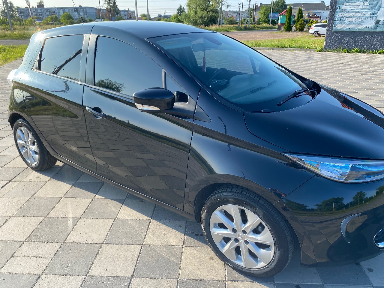 Renault ZOE - фото 10