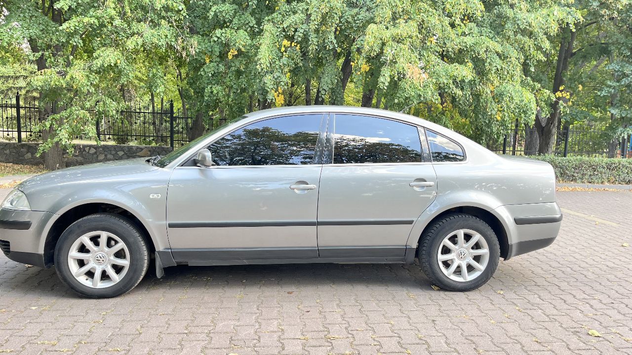 Volkswagen Passat - фото 4
