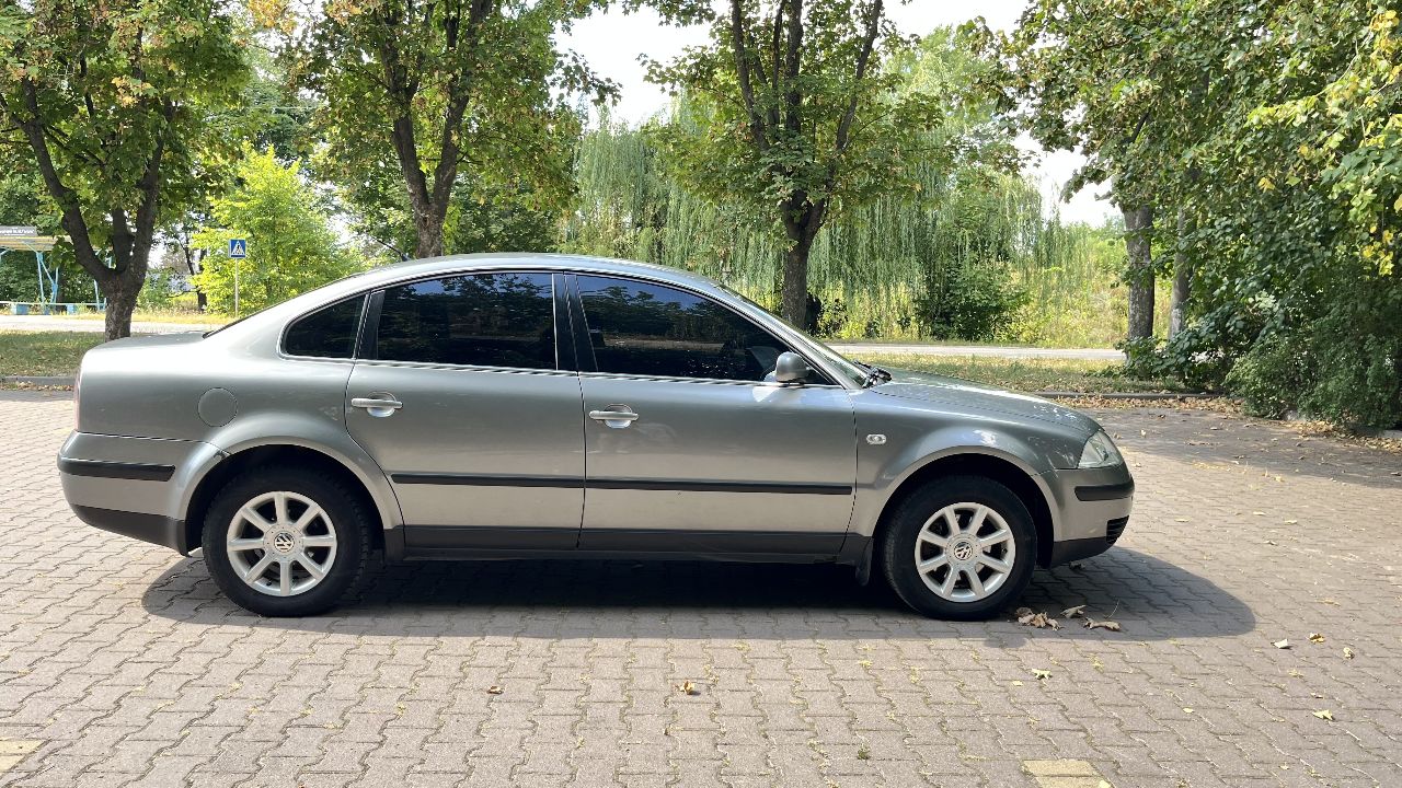 Volkswagen Passat - фото 3
