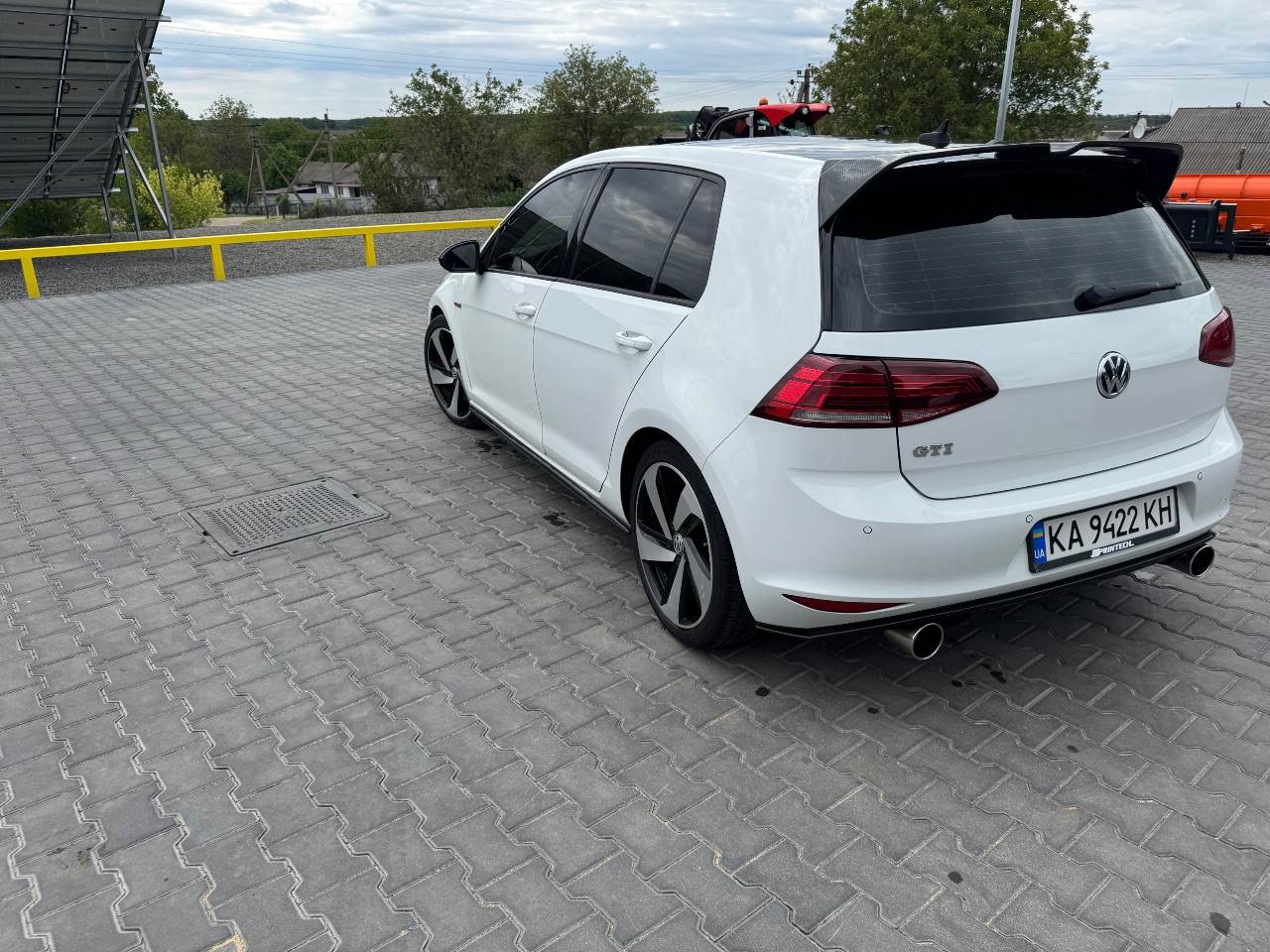 Volkswagen Golf GTI - фото 6
