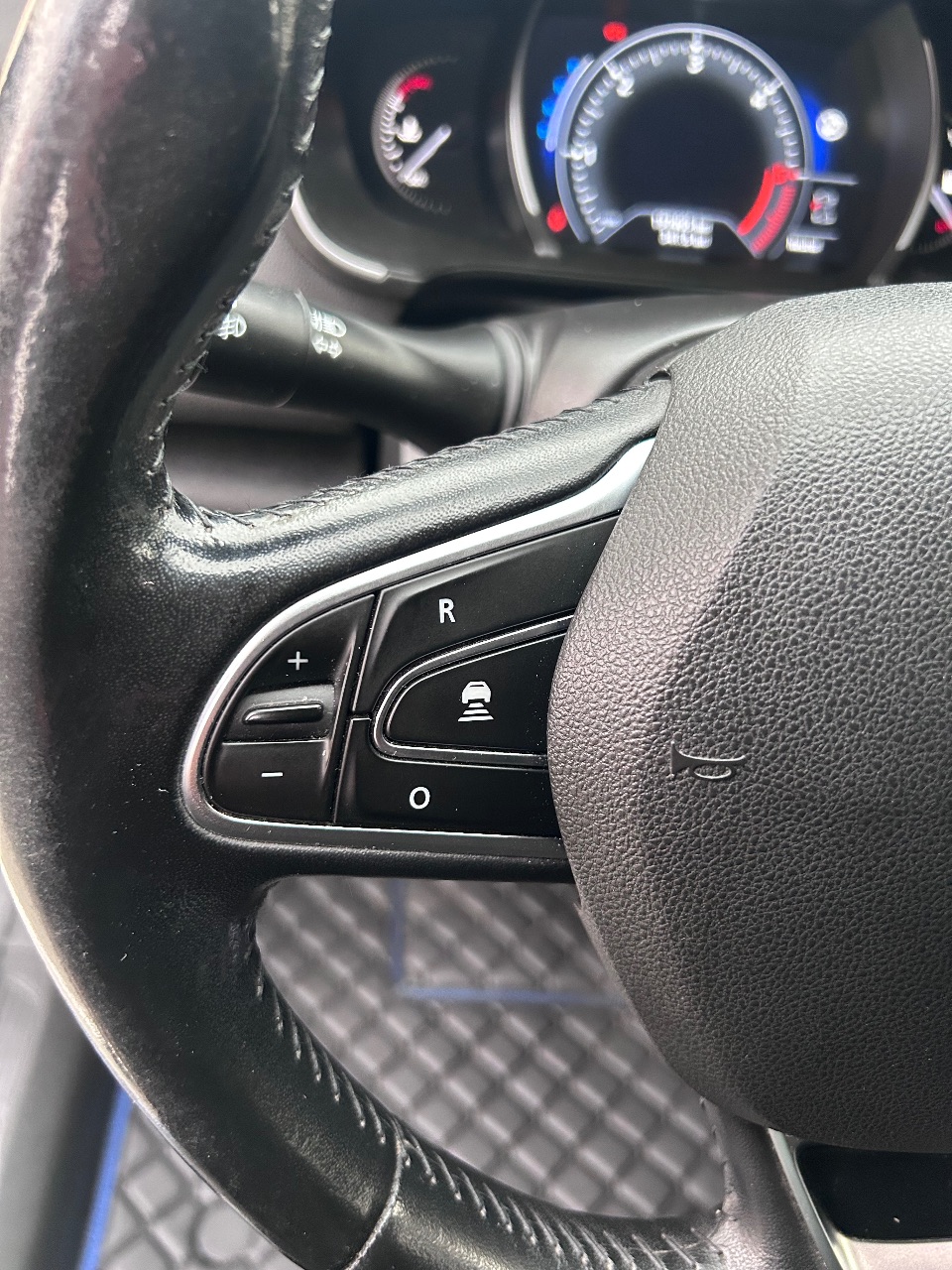 Renault Megane - фото 8
