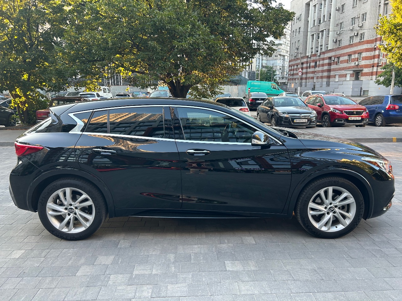 Infiniti QX30 - фото 5