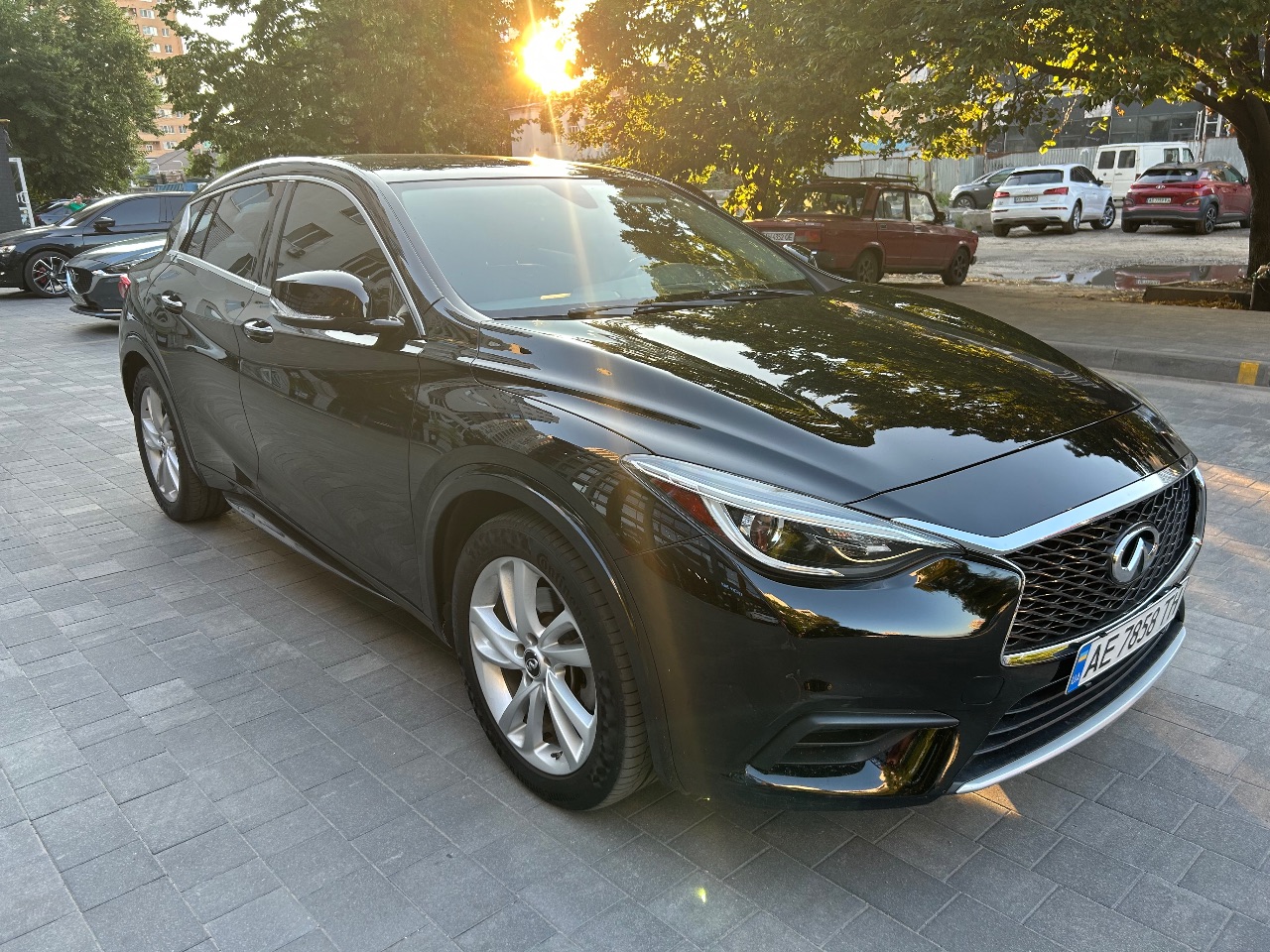 Infiniti QX30 - фото 1
