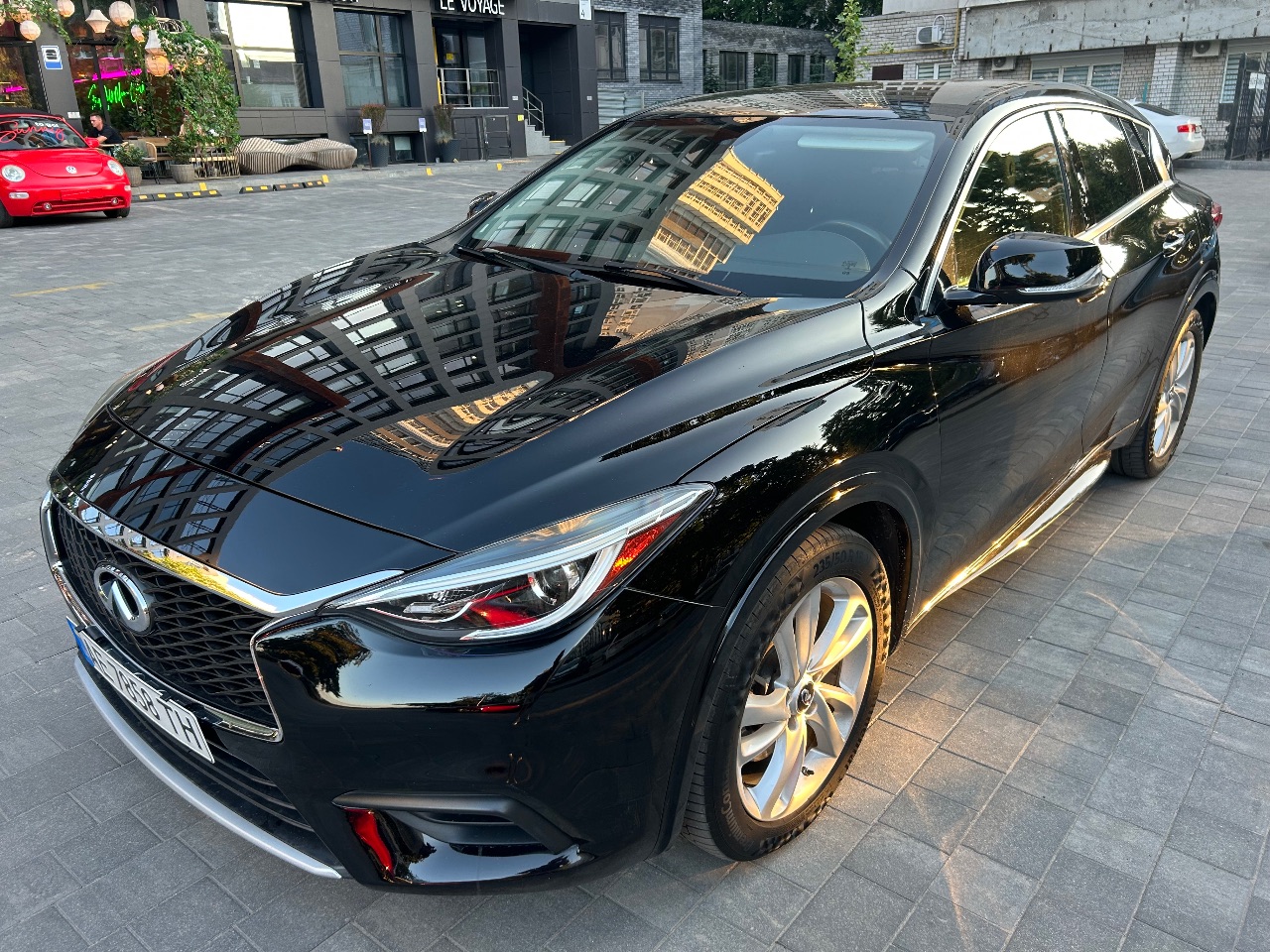 Infiniti QX30 - фото 2
