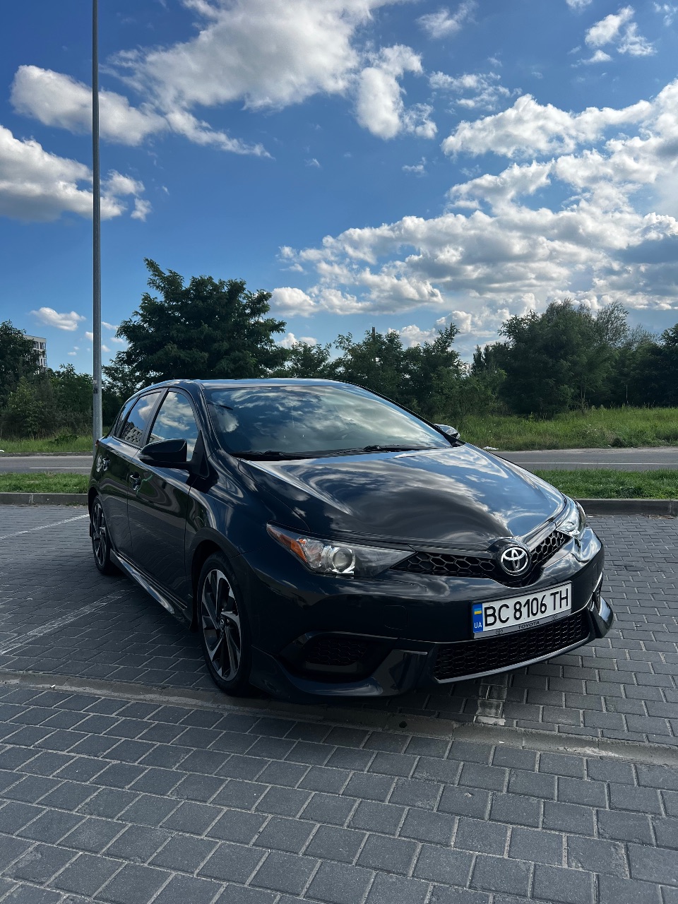 Toyota Corolla - фото 1