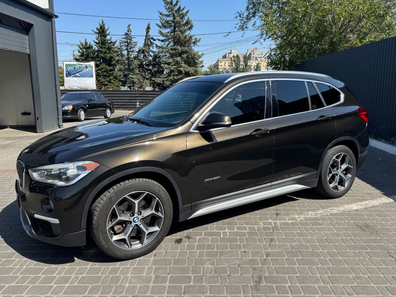 BMW X1 - фото 1