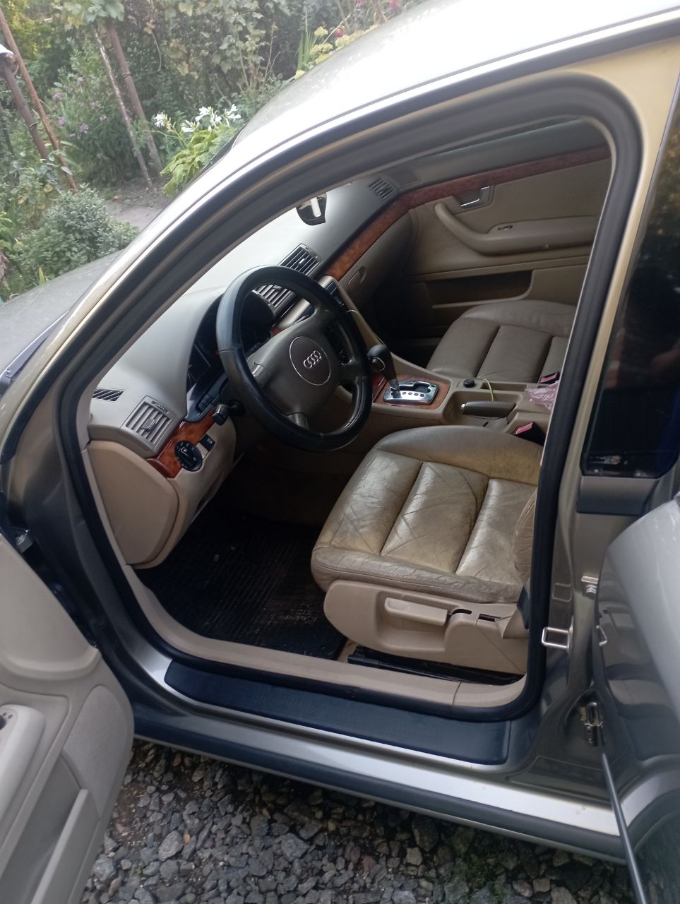 Audi A4 - фото 10