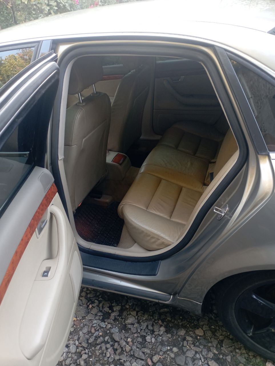 Audi A4 - фото 11