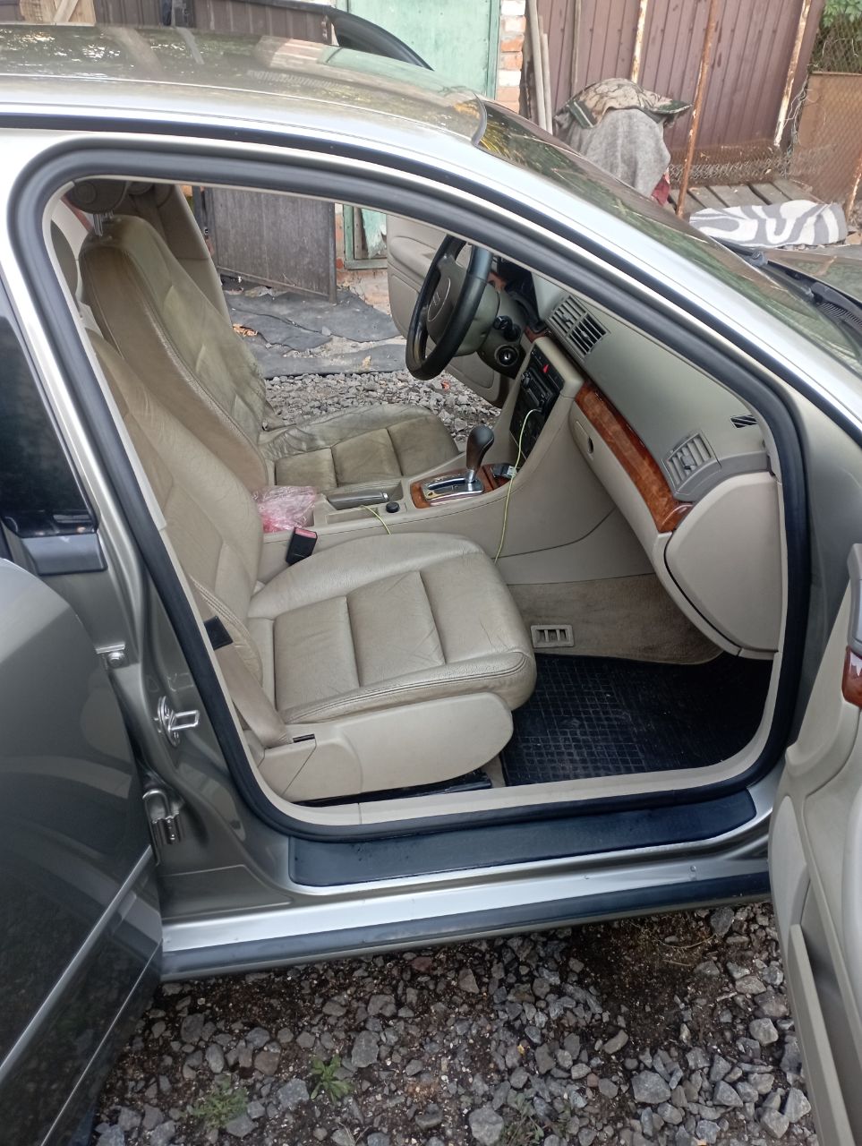 Audi A4 - фото 8