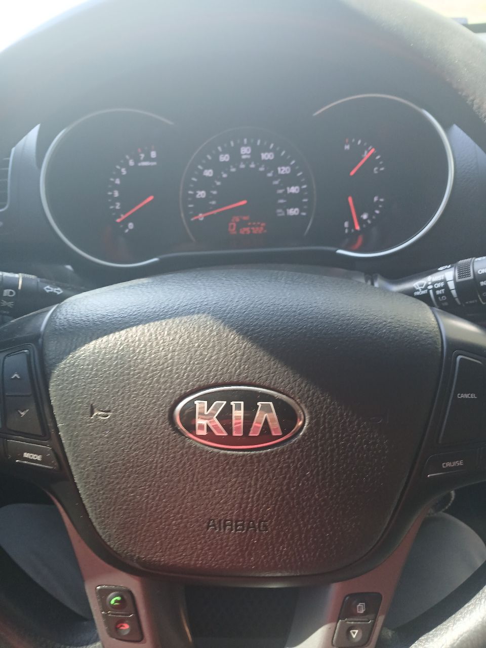 Kia Sorento - фото 28