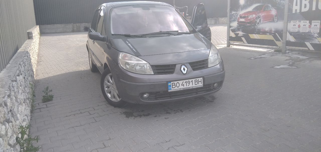 Renault Scenic - фото 7