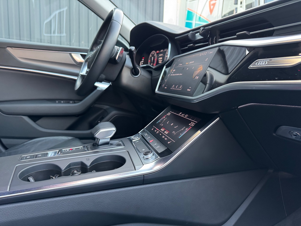 Audi A6 - фото 29