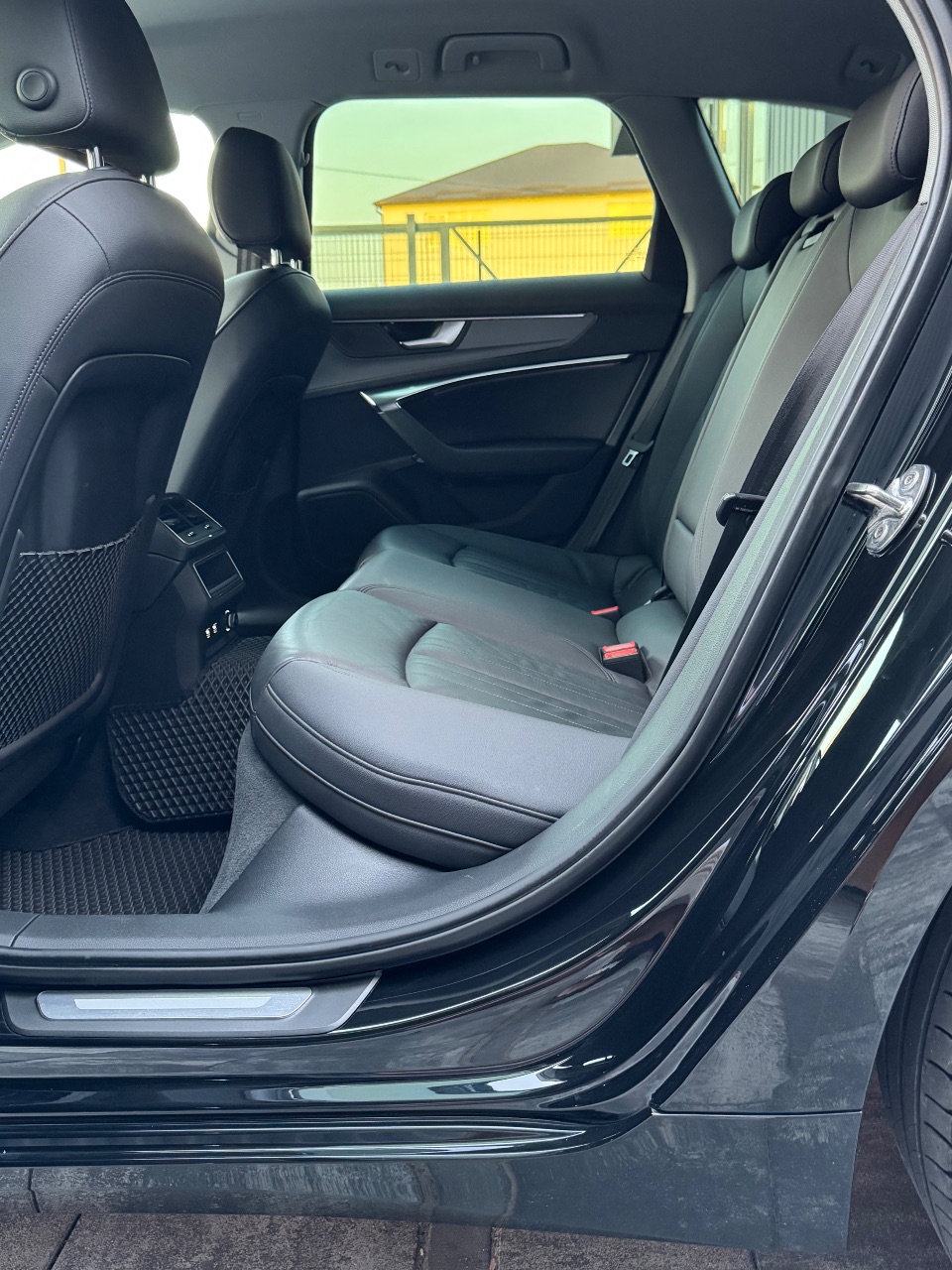 Audi A6 - фото 18