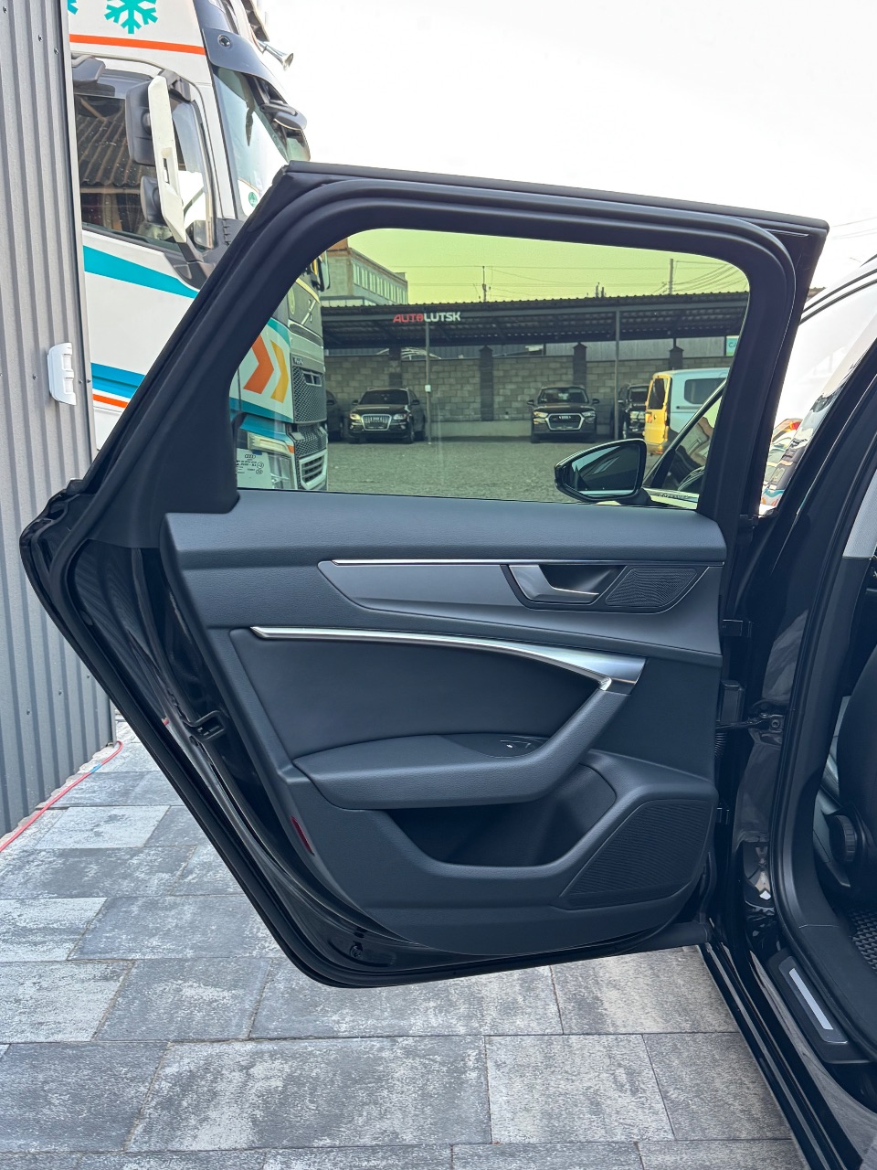 Audi A6 - фото 17