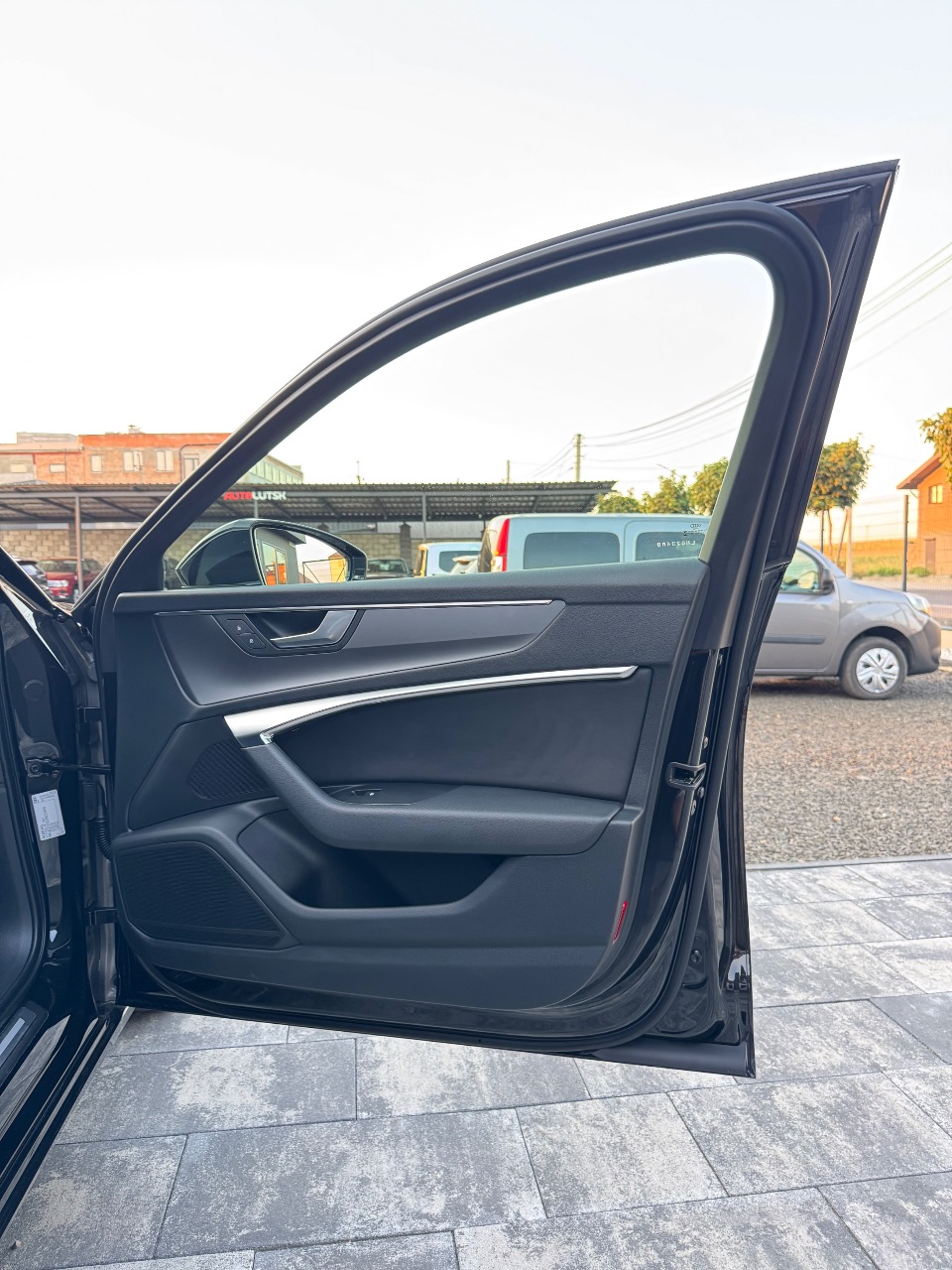 Audi A6 - фото 25