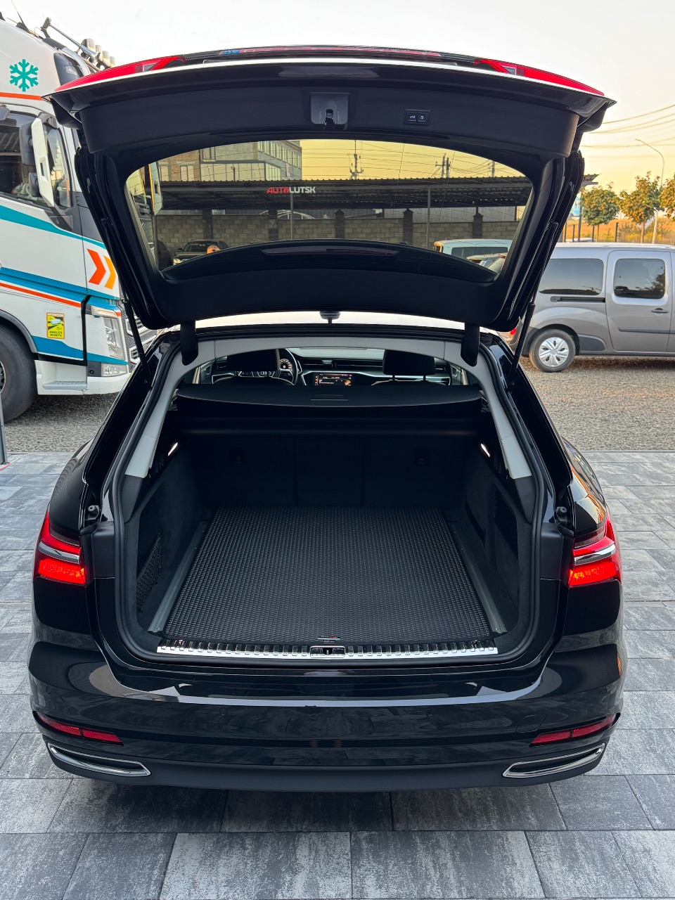 Audi A6 - фото 15