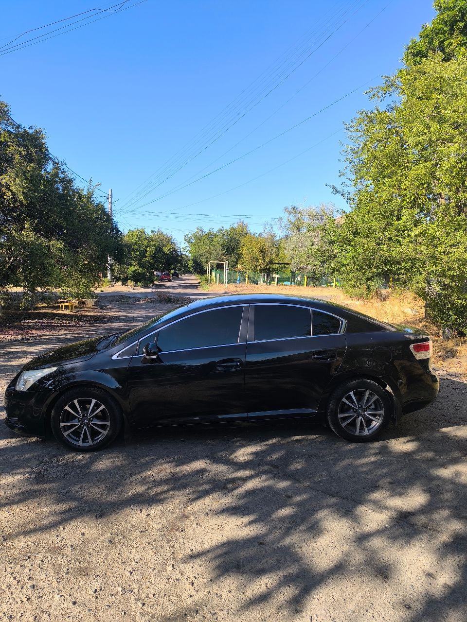 Toyota Avensis - фото 7