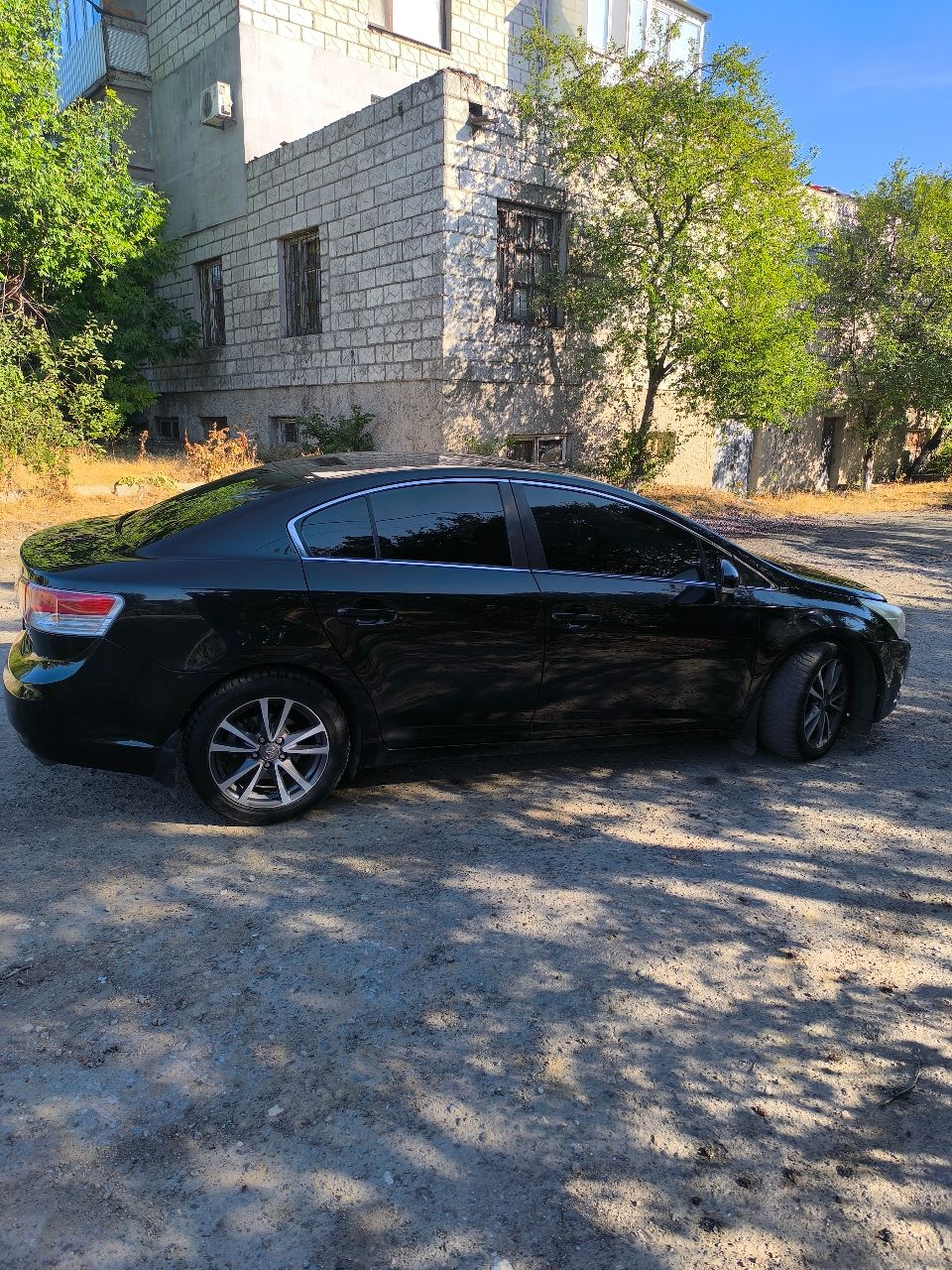 Toyota Avensis - фото 5