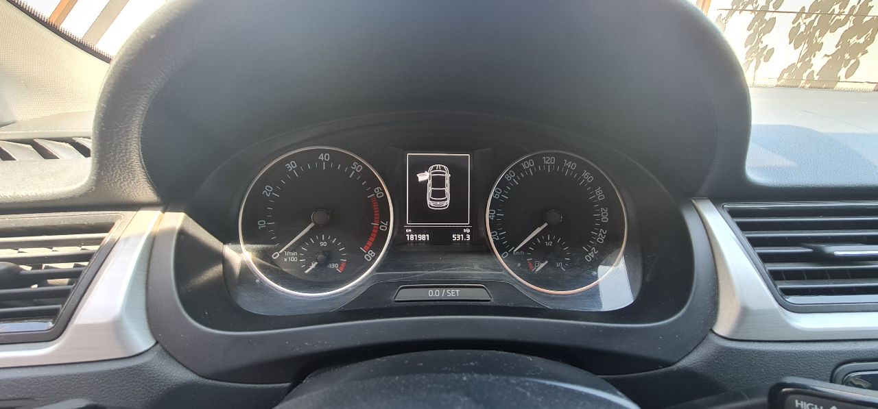 Skoda Rapid - фото 14