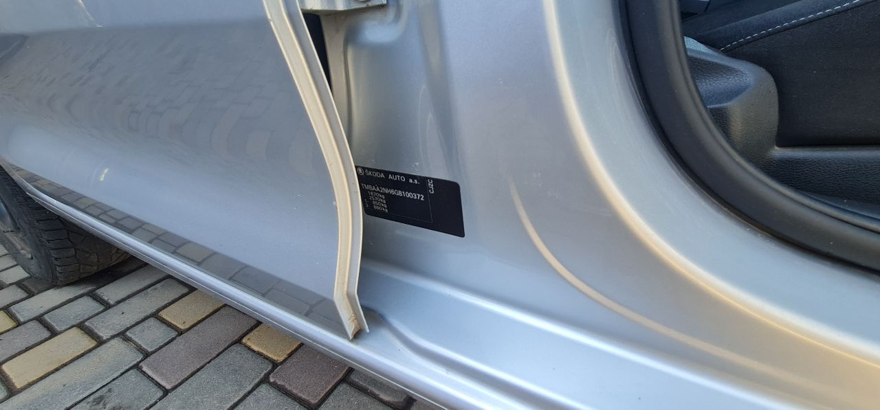 Skoda Rapid - фото 9