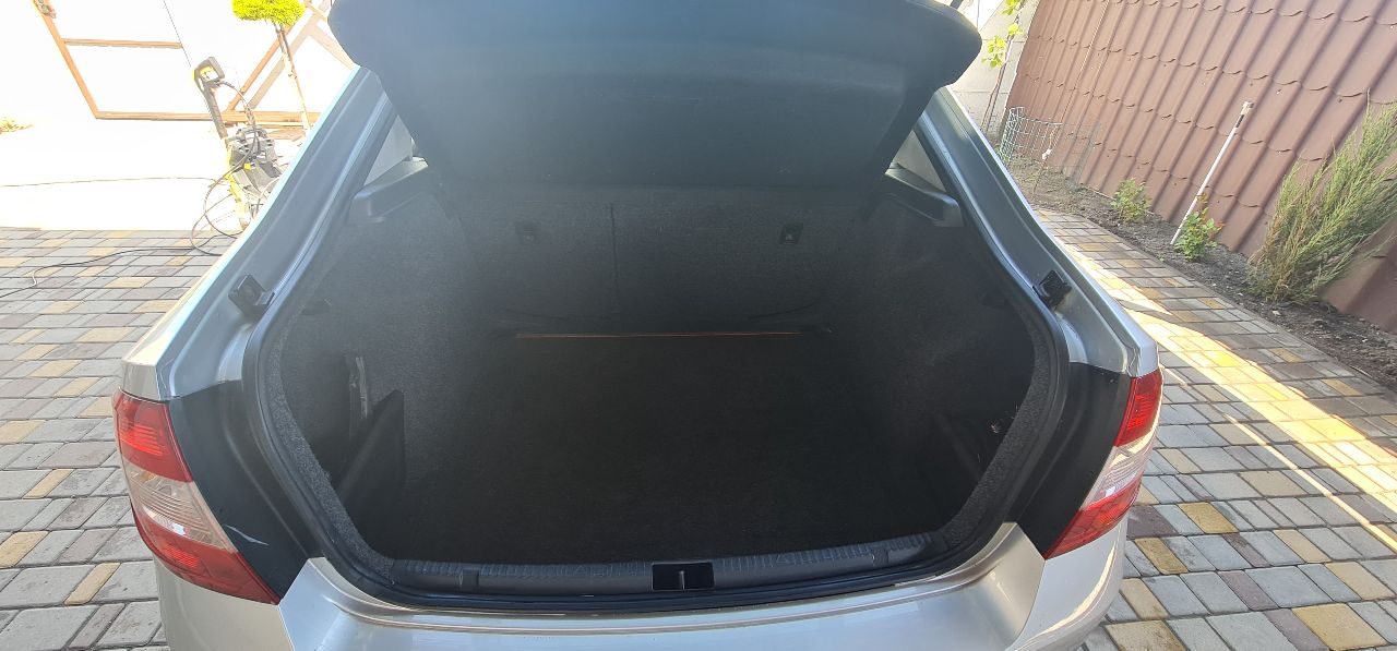 Skoda Rapid - фото 19