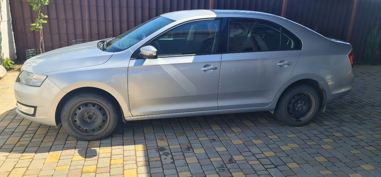 Skoda Rapid - фото 8